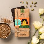 شکلات گیاهی وگان - تخته‌ای هل و کنجد