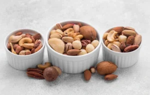 آجیل خام و بو داده