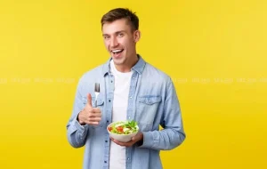 خوردن میان وعده کم کالری برای شما خوب است یا بد؟