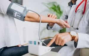 سه نوشیدنی بسیار مفید برای فشار خون بالا