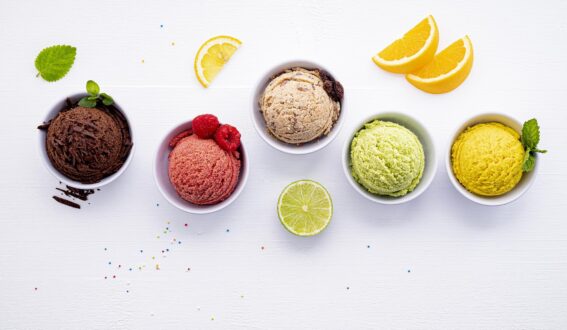 بستنی پسته ای وگان (Vegetarian pistachio ice cream)
