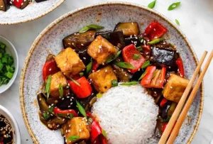 طرز تهیه توفو کنجدی و بادمجان رشته ای غذای کتوژنیک وگان