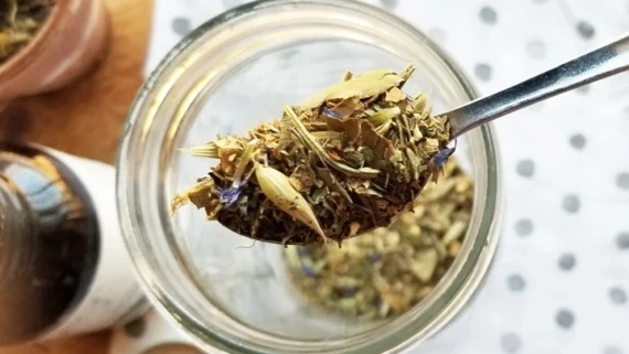 تاثیر چای و دمنوشها بر هضم غذا