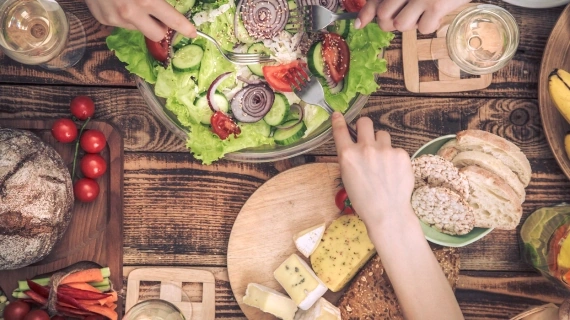 خرید انواع عصرانه متنوع و مقوی و سالم