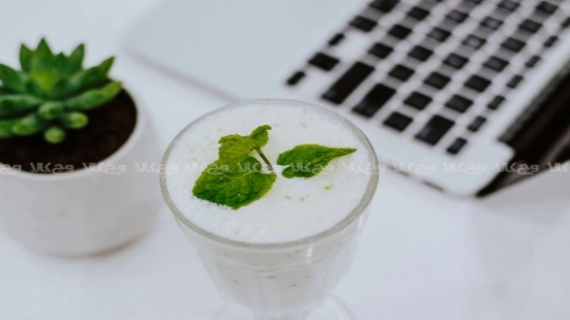 دوغ گیاهی تازه سالم و مقوی