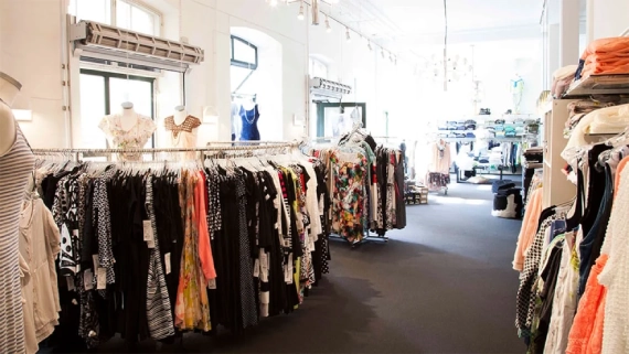 چگونه با انتخاب لباس های مناسب از بروز مشکلات پوستی جلوگیری کنیم؟